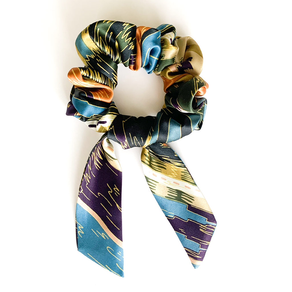 ENVISIONS LUXURY SILK SCRUNCHIE - Happily MeCo