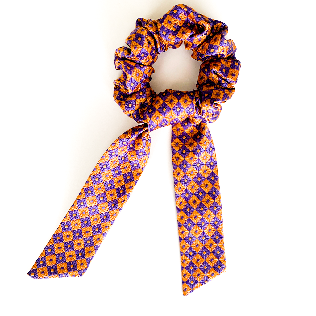 CHOMP 21 LUXURY SILK SCRUNCHIE - Happily MeCo