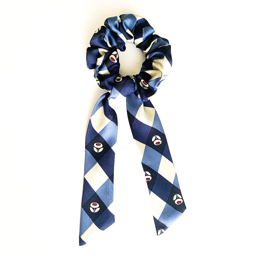 TOO TULIPS LUXURY SILK SCRUNCHIE - Happily MeCo