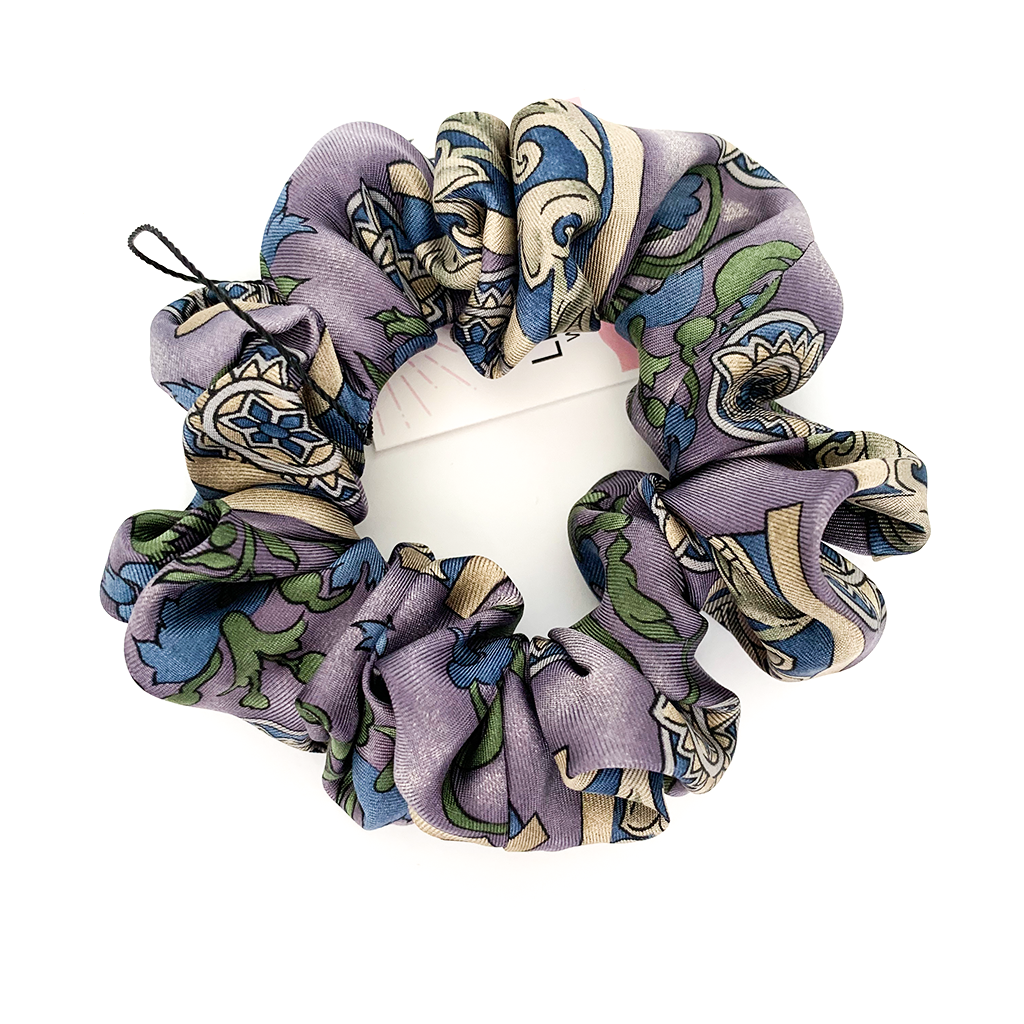 BELIEVE BEAUTY LUXURY SILK SCRUNCHIE - Happily MeCo