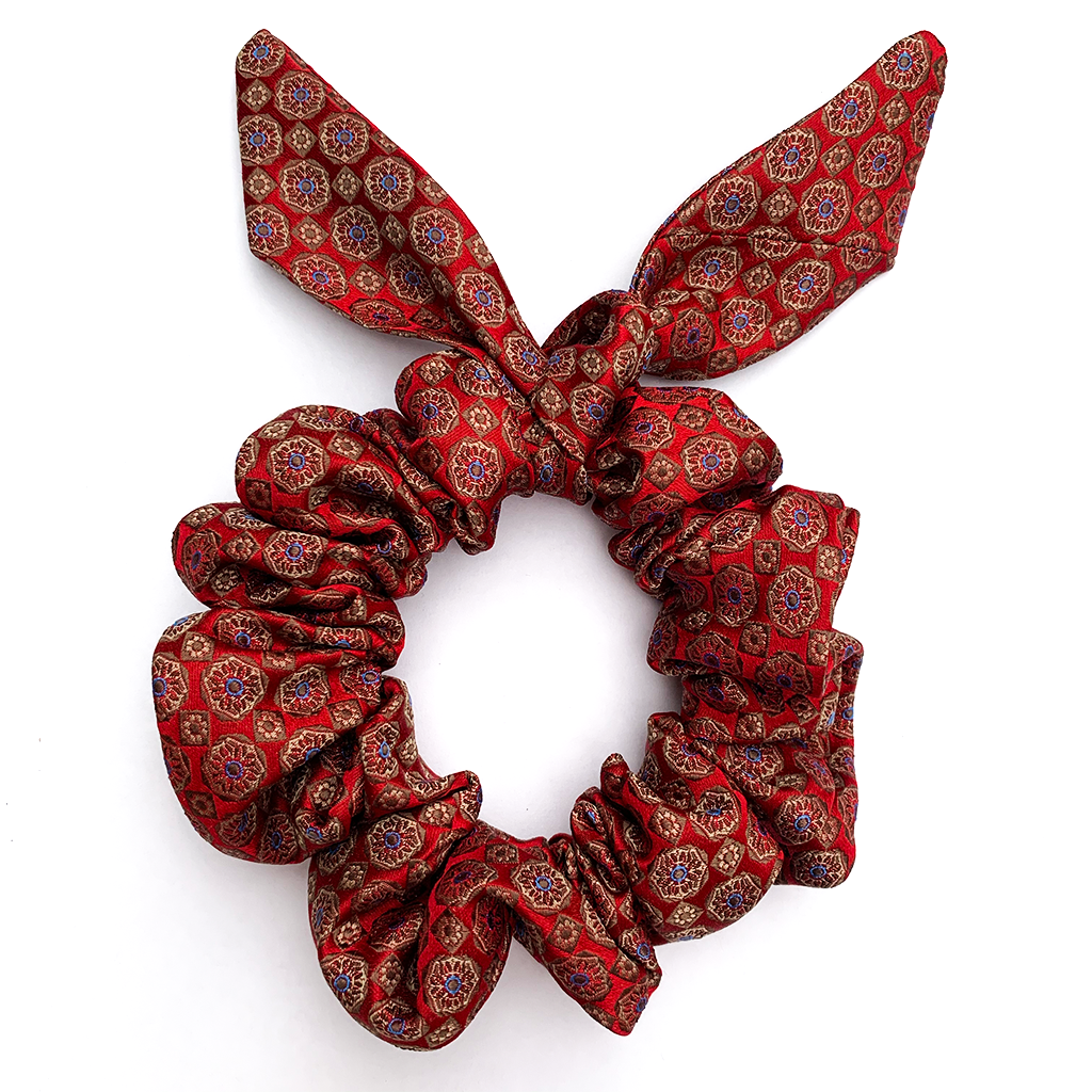 ROYAL ROUGE LUXURY SILK SCRUNCHIE - Happily MeCo