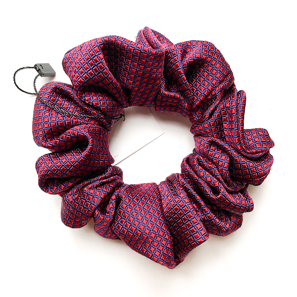 ATTRACCATA LUXURY SILK SCRUNCHIE