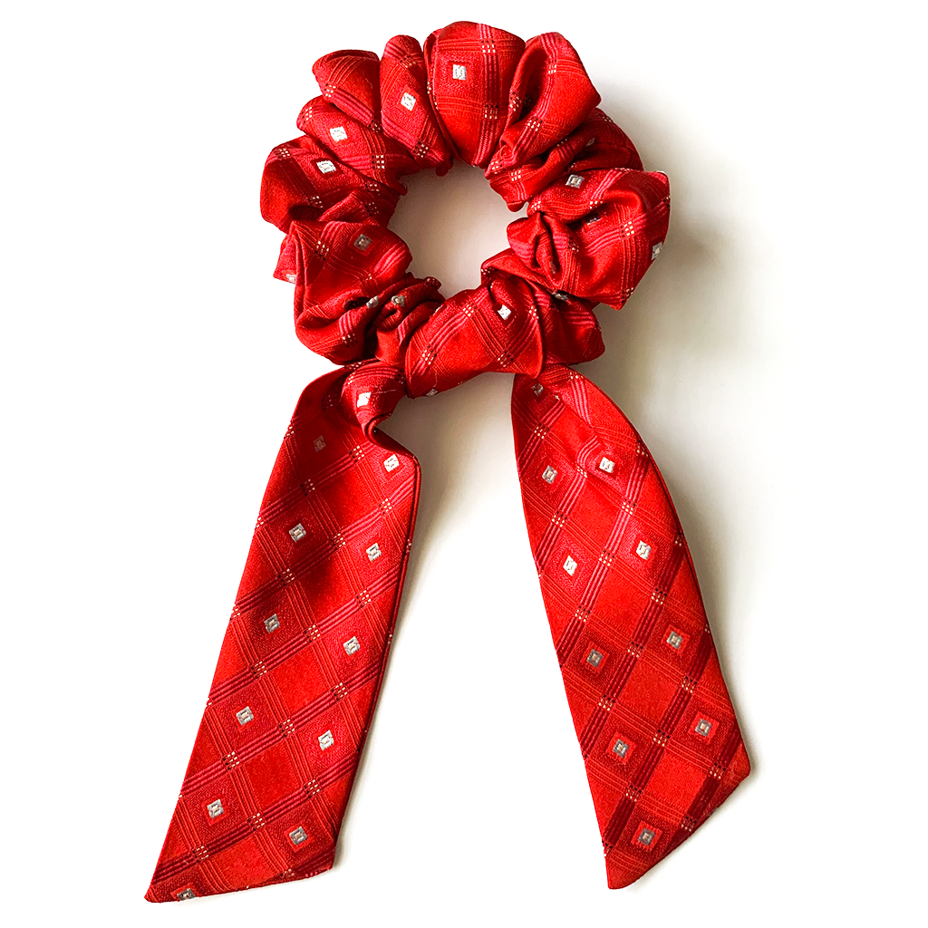 CHERRY ALAY LUXURY SILK SCRUNCHIE