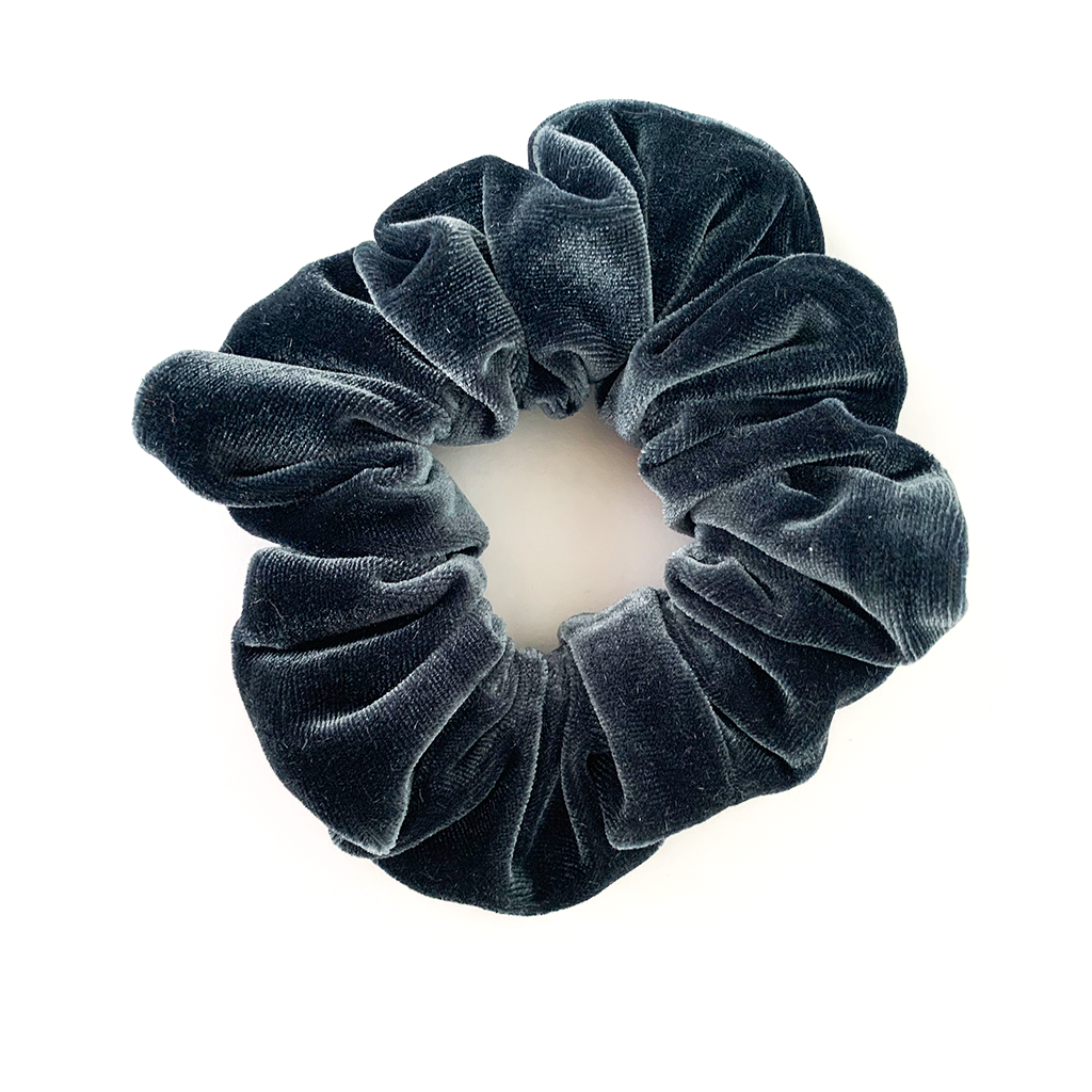 ash beauty luxury scrunchie || PLUSHIES