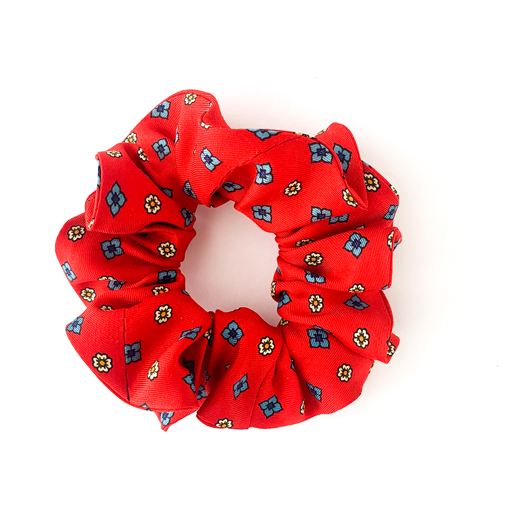 RED ROBBIN LUXURY SILK SCRUNCHIE