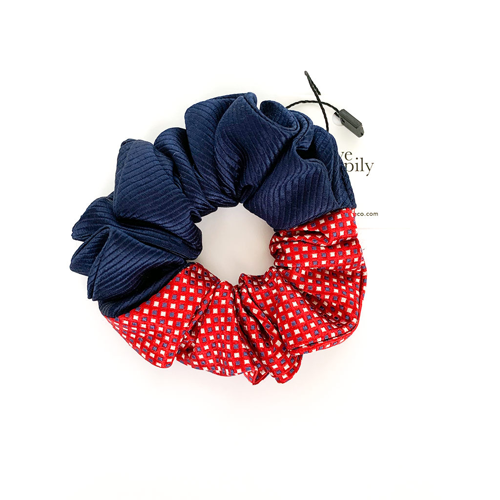 YACHT BREEZES LUXURY SILK SCRUNCHIE