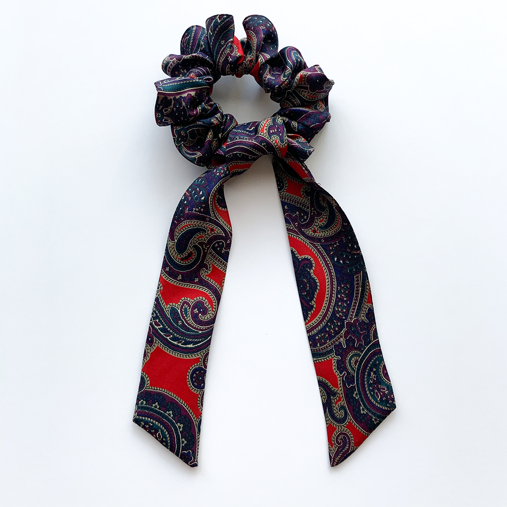 YACHT DREAMS LUXURY SILK SCRUNCHIE